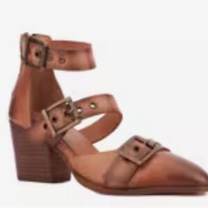 Chic Brown Buckle Strap Heels